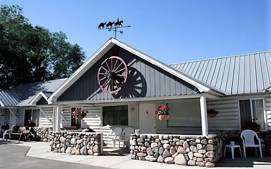 Wagon Wheel Motel-Discover-Lost-River-Valley-Idaho